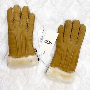 UGG Classic Tasman Genuine Shearling Gloves - New
